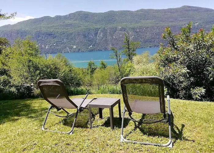 Meuble Avec Jardin Au Bord Lac Du Bourget