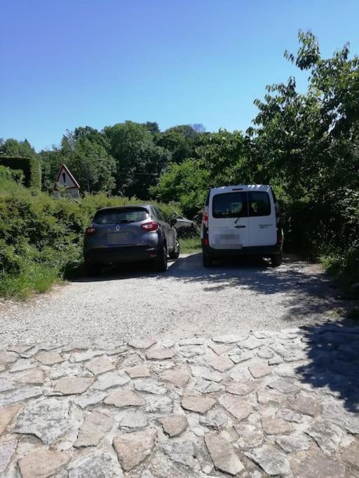 Meuble Avec Jardin Au Bord Du Bourget *