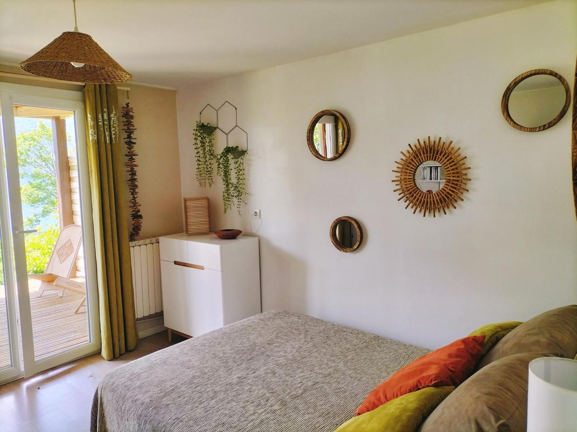 Apartment Meuble Avec Jardin Au Bord Du Bourget Brison-Saint-Innocent